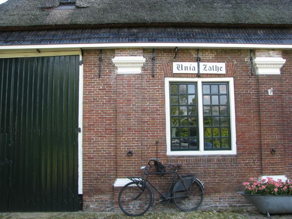 Unia Zathe Bed & Breakfast Ee Exterior foto